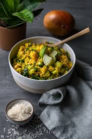 Fruchtiger Curry Reissalat Mit Mango Vegan Mom In 2020 Curry Reissalat Reissalat Salat
