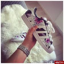 Imagini pentru we heart it adidas