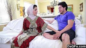 في يوم كنت في البيت لوحدي بالليل باتفرج على التلفيزيون فجاني اتصال من سمر. Ø³ÙŠÙƒØ³ Ø¹Ø±Ø¨ÙŠ Ø§Ø­Ù„Ù‰ Ù†ÙŠÙƒ Ù…Ø­Ø¬Ø¨Ø§Øª Free Porn Videos