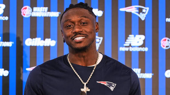 A.J. Brown in 'awe' to join childhood favorite Patriots, declines to  discuss end of time with Eagles | WBUR News