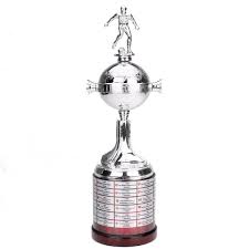 Quase 40 anos depois, o flamengo está de regresso à final da taça dos libertadores. Pin De Damian Caballos Em Tattoos Tudo Sobre O Flamengo Taca Libertadores Tatuagem Flamengo