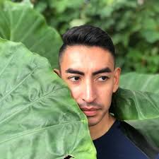 Ronaldinho se apagó a los 27. Si su prime hubiera durado cinco años más, un  Messi-Ronaldinho-Cristiano en su pico habría sido cine de adulto. Pero él  eligió otra magia: noches largas, botellas