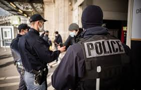 Photo Maine-et-Loire : Un homme armé d'un fusil à canon scié interpellé ...