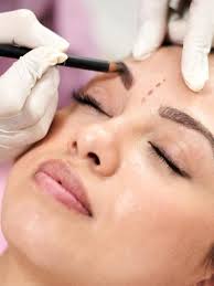 Why permanent make-up is super convenient but not without risks