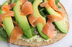 A healthy and easy flatbread that only takes a few minutes to make and is perfect for breakfast, lunch, brunch, or as a snack or appetizer. Smoked Salmon Avocado Flatbread Chef Julie Harrington Rd