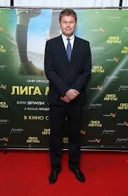 Я не хочу выяснять отношения с мужчиной, который. Kakoj Rost U Dmitriya Gubernieva Izvestnyj Rossijskij Kommentator