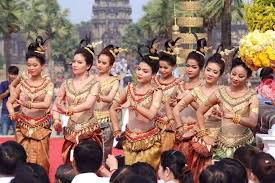 Happy Angkor Sangranta Khmer New S Year Henghappytuktuk Siemreap Angkorwat Cambodia Angkorsangranta Khm Angkor Wat Cambodia Cambodia Angkor Wat Temple