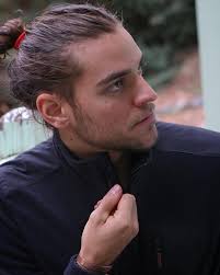 Días en casa, de a poco comienza el frío, de a poco comienza un nuevo día,  de a poco se construyen los castillos 😊🌿🌎 ••• Siempre @hitec_chile pal  frío 💦 Las mejores