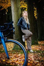 « ça aurait été dommage de ne pas tenter ». Sarah De Bie De Vrouw Achter Wout Van Aert 2018 Moest Het Het Belang Van Limburg Mobile