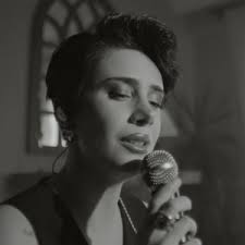 İki Kadın Bir Adam