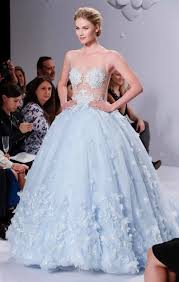 This Statement Wedding Dress By Randy Fenoli Runway Show At Kleinfeld Bridal Wedding Dresses Kleinfeld Kleinfeld Bridal Wedding Dresses