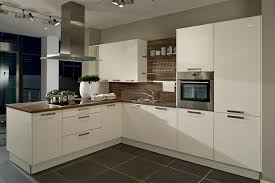 Congratulations on the bdi award with modenus! White Kitchen Worktop White Gloss Kitchen High Gloss White Kitchen White Kitchen Worktop