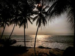 Pantai karang bolong terletak sekitar 50 km dari kota serang, banten. Pondok Wisata Karang Bolong Banten