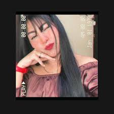 Recuerda que los pensamientos son solo eso, no definen lo que eres, no  definen tu vida, puedes desmentirlos y modificarlos. Observa tus  pensamientos en este momento: ¿Qué te dicen? ¿Realmente va a