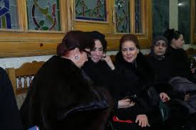 توفيت الفنانة المصرية دلال عبدالعزيز عن عمر ناهز 61 عاماً بسبب مضاعفات شديدة إثر إصباتها بفيروس كورونا المستجد. Ø¯Ù„Ø§Ù„ Ø¹Ø¨Ø¯ Ø§Ù„Ø¹Ø²ÙŠØ² ØªÙƒØ´Ù Ø¹Ù† Ø­Ø¯ÙŠØ«Ù‡Ø§ Ù…Ø¹ Ù„Ø¨Ù†Ù‰ Ø¹Ø¨Ø¯Ø§Ù„Ø¹Ø²ÙŠØ² Ø¨Ø¹Ø¯ Ø¨ÙƒØ§Ø¦Ù‡Ø§ ÙˆØªØµØ±ÙŠØ­Ù‡Ø§ Ù…Ø­Ø¯Ø´ Ø¨ÙŠØ³Ø£Ù„ Ø¹Ù†ÙŠ Ù†Ø¬ÙˆÙ… Ø¥Ù Ø¥Ù…