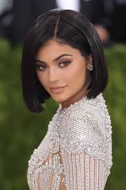 These hairstyles are characterized by your natural braid or weave being cut between the jaw level and around your head. Celebrity Bob Hairstyles We Are Head Over Heels In Love With