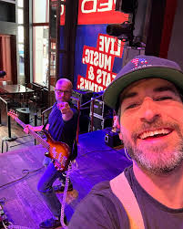 Just in case you are wondering what a morning sound check looks like with  the @mobilehomeboys 😎