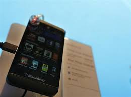 Entdecke rezepte, einrichtungsideen, stilinterpretationen und andere ideen zum ausprobieren. Blackberry Posts Surprise Profit But Subscribers Slip Reuters