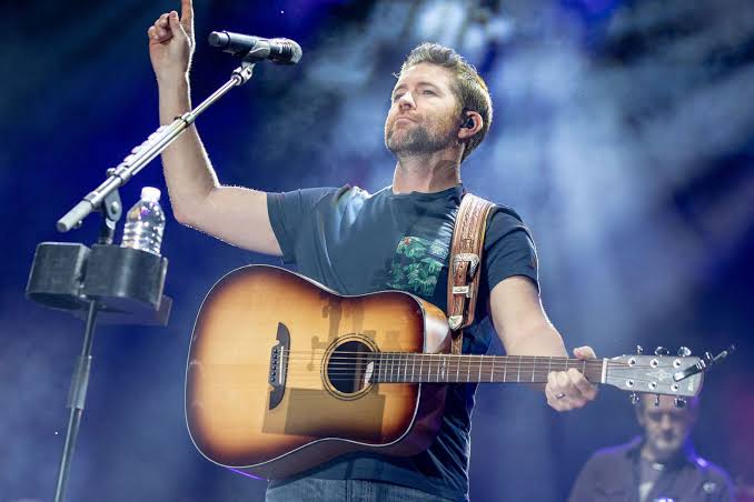 Josh Turner Announces Gospel Album 'I Serve a Savior'