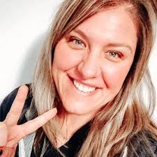 Lisa Lapham's Instagram, Twitter & Facebook