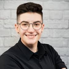 Marci Loomis's Instagram, Twitter & Facebook