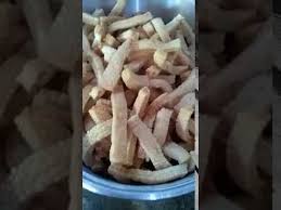 The texture is similar to those of ketupat, with the difference being that the ketupat container is made from wo. Cara Menggoreng Kerupuk Rambak Tapioka