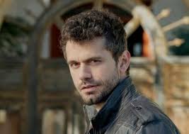 O 17 yaşında iken babası felç oldu. Yigit Kirazci Kimdir Kac Yasinda Ve Nereli