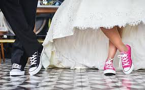 Hol dir dein perfektes kleid bei asos. Trend Farbige Brautschuhe Chucks Und Flip Flops Feste Veranstaltungen Wolfsburger Allgemeine Zeitung