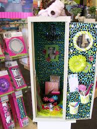 Available At Ann S Hallmark In East Moline Locker Lookz Shag Carpet Wallpaper And Accessories For That Dra School Crafts School Lockers Cute Locker Ideas