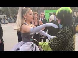 أريانا غراندي و جاستن بيبر في أغنية واحدة ariana grande feat justin bieber stuck with you. Ø¨ÙŠÙ„ÙŠ Ø§ÙŠÙ„ÙŠØ´ ØªØªÙƒÙ„Ù… Ø¹Ù† Ø§Ø±ÙŠØ§Ù†Ø§ Youtube