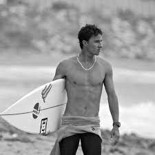 45 Iconic Ideas For Surfer Hair For Men Menhairstylist Com Surfer Hair Surfer Hairstyles Beard Styles Short