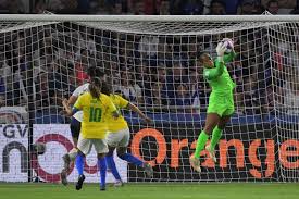 A infantojuvenil feminina ficou com o segundo lugar. Goleira Da Selecao Barbara Garante Patrocinio E Exalta Cada Vez Mais Espaco A Modalidade Lance