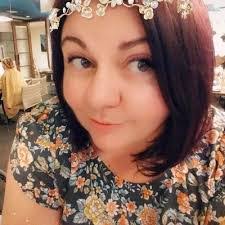 Amanda Sapio's Instagram, Twitter & Facebook