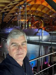 Ang Thach's Instagram, Twitter & Facebook