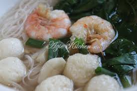 Feb 02, 2014 · assalamualaikum kak azie, ari ni wan nak buat bihun sup, google n jumpa blog kak azie, tgk resepi ni lain dari yg lain, nak cuba la buat ni, izikan wan copy resepi ye, tq balas padam balasan Mee Hoon Sup Ala Chinese Style Azie Kitchen