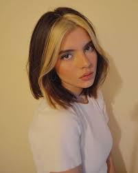 Split Dye Black And Blonde Short Hair How To Dye Your Own Hair At Home Without Messing It Up Ecemella In 2020 Hair Color Ideas For Brunettes Short Hair Color Streaks Brunette Hair Color