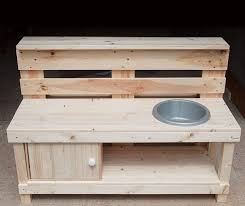 Matschkuche Montieren In 2020 Kinderkuche Selber Bauen Outdoor Kuche Selber Bauen Kuche Aus Paletten