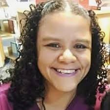 É literalmente um livro de cartas. São 12 cartas em envelopes de 12 lugares  diferentes do mundo! Icônico demais!