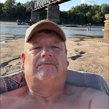 What restaurants in Peoria can host a group of 40 people for dinner before  a Rivermen game?