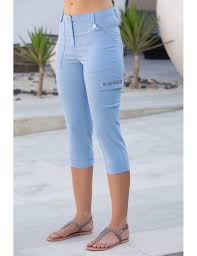 Il est équipé de deux poches latérales à l'italienne et d'un cordon de serrage. Pantacourt Ete Femme Bleu Taille Haute Stretch Best Bleu D Azur