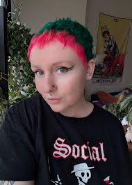 I just dyed my hair and I love it 😍 Watermelon vibes ✨🍉✨ What do you  think? ☺️