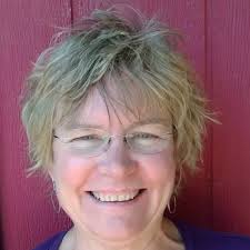 These oatmeal cookies are sweet, chewy, and kissed with just the right  touch of spice 😍