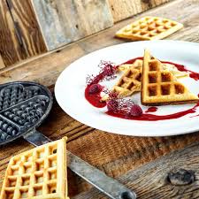 Werbung Bei Uns Gabs Gestern Selbstgemachte Fluffige Waffeln Das Rezept Dazu Findet Ihr Wie Immer Auf Unserem Youtube Kanal Viel S In 2020 Food Breakfast Waffles