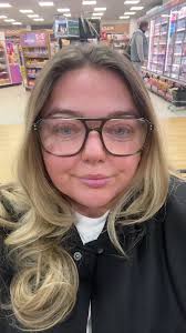 Beth Meredith (@bethmeredith8)