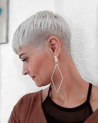 Gefallt 909 Mal 4 Kommentare Kurze Haare Kurzehaare Auf Instagram Carmie Ektnieh K Styling Kurzes Haar Kurzhaar Pixie Kurz Geschnittene Frisuren