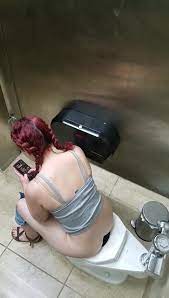 Voyeur: Caught on the toilet - video 3 - ThisVid.com