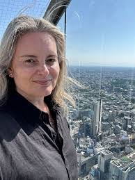 Carrie Usher's Instagram, Twitter & Facebook