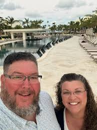 Does Secrets Tides have theme nights?