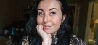 Parafina, are u thinking abt someone rn?" My Oc that I used in this art:  Dakota(the girl with white hair that has underdye, btw they are miss grace  adopted daughter ;D) Leonora (