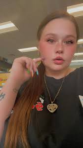 Hailing from Hartford, Connecticut, 42 years old and unattached. My looks  might be average, but I'm reliable. Drop me a line!